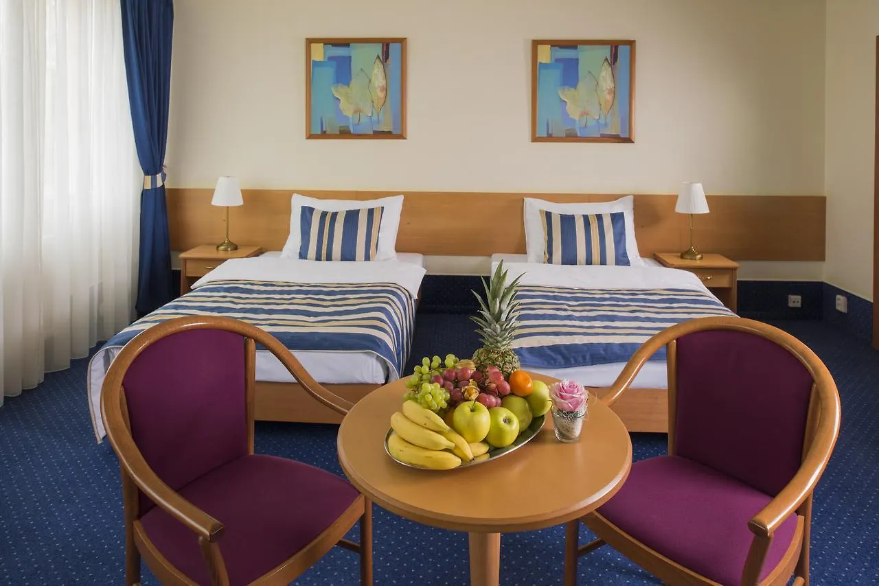 Top Hotel Praha 4*, Prague